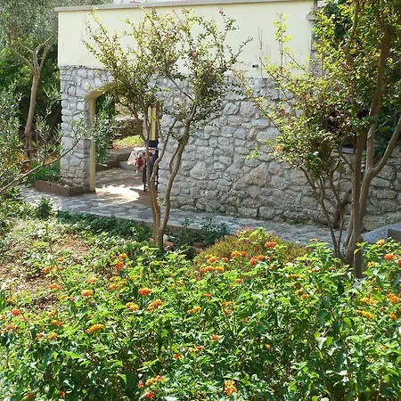 Apartment Nada Veli Losinj Exterior photo